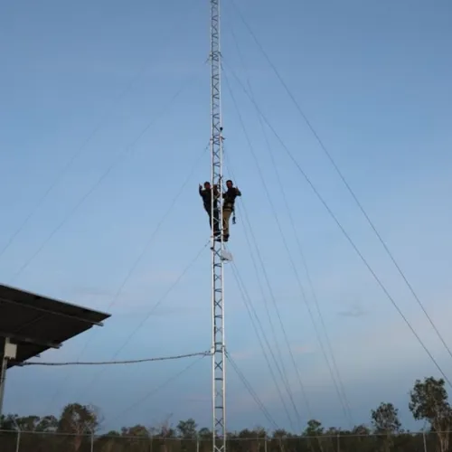 AL340 17m erected by Airbridge Networks Cairns
