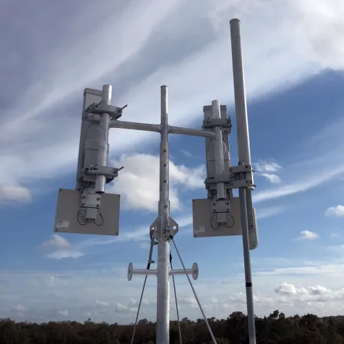 Butterfly mount on AT60 climbable mast