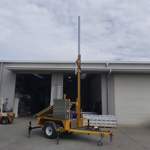 Mast upgrade on Telstra Mining Services comms trailer