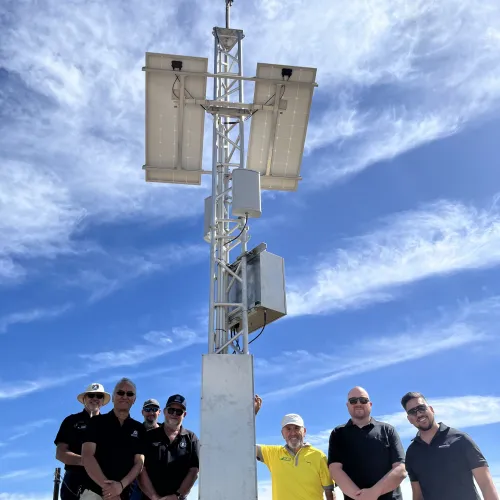 Providing emergency calling coverage from AL340 free-standing mast