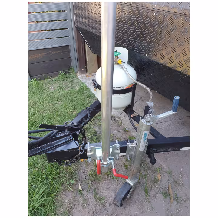 TR76 telescopic pole mounted on caravan drawbar