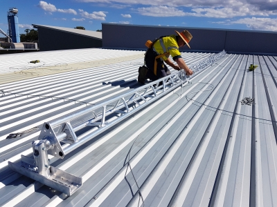Setting up an AL220 climbable aluminium roof tower